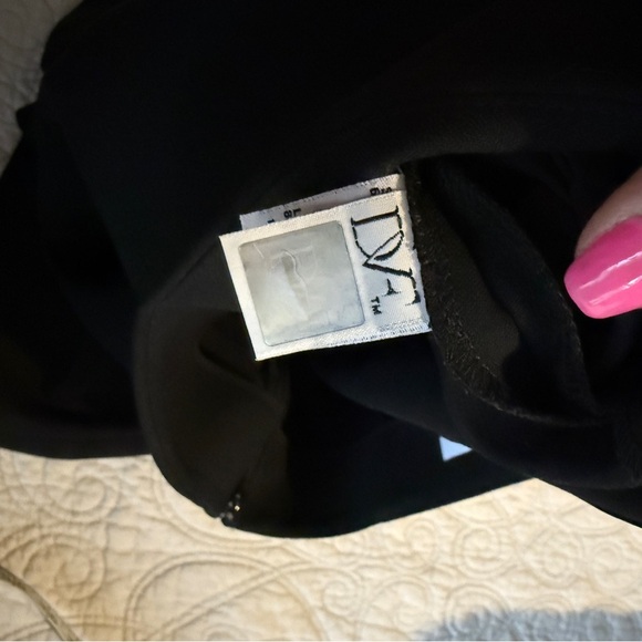 Diane Von Furstenberg Classic Black Pencil Skirt - Picture 11 of 12